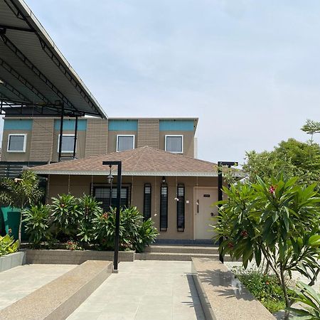 The Pavilion Park Resort Malegaon Exteriör bild