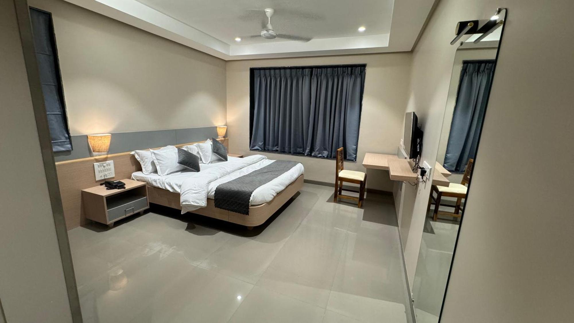 The Pavilion Park Resort Malegaon Exteriör bild