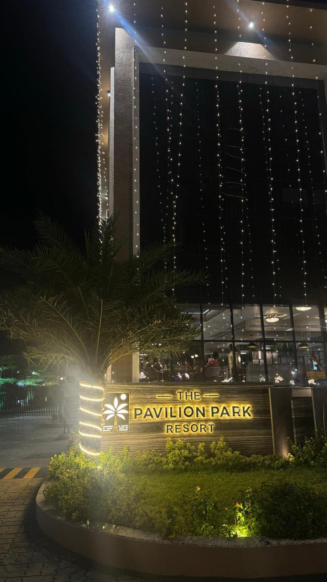 The Pavilion Park Resort Malegaon Exteriör bild
