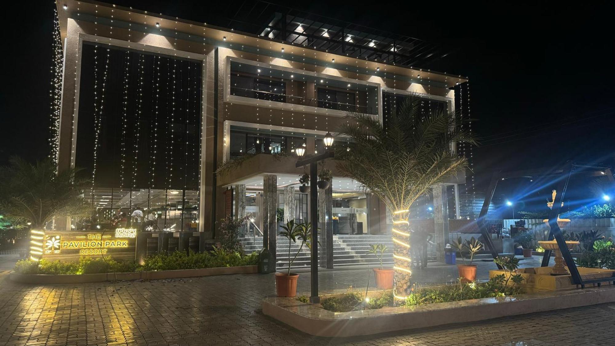 The Pavilion Park Resort Malegaon Exteriör bild
