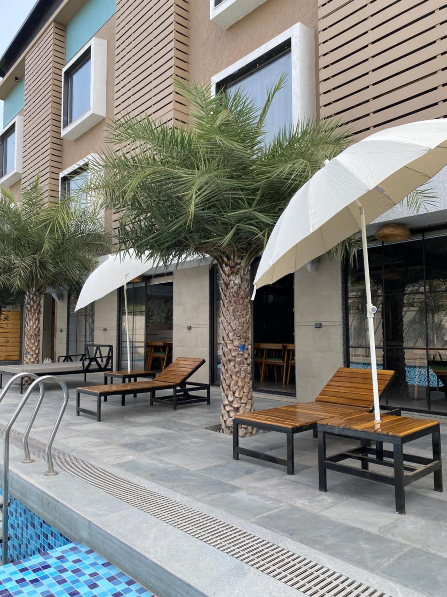 The Pavilion Park Resort Malegaon Exteriör bild